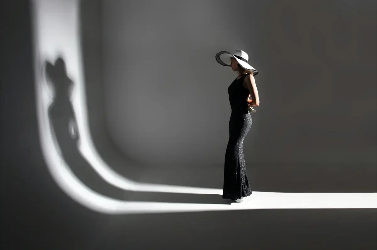 How to Write a Strong Model Profile That Gets Attention